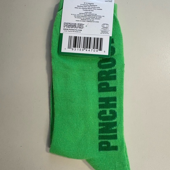 Peanuts Bright Green Pinch Proof Socks Snoooy 😊 - Picture 2 of 3